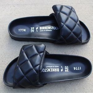 *Birkenstock Size 39* Slide-in black pool side sandal. Chic staple!